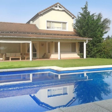 VENTA CASA 5 AMBIENTES GARIN VILLA OLIVOS