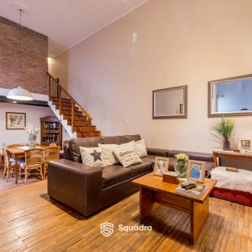 VENTA - Casa de 3 dormitorios, estudio y patio con parrillero - Lourdes, Rosario.