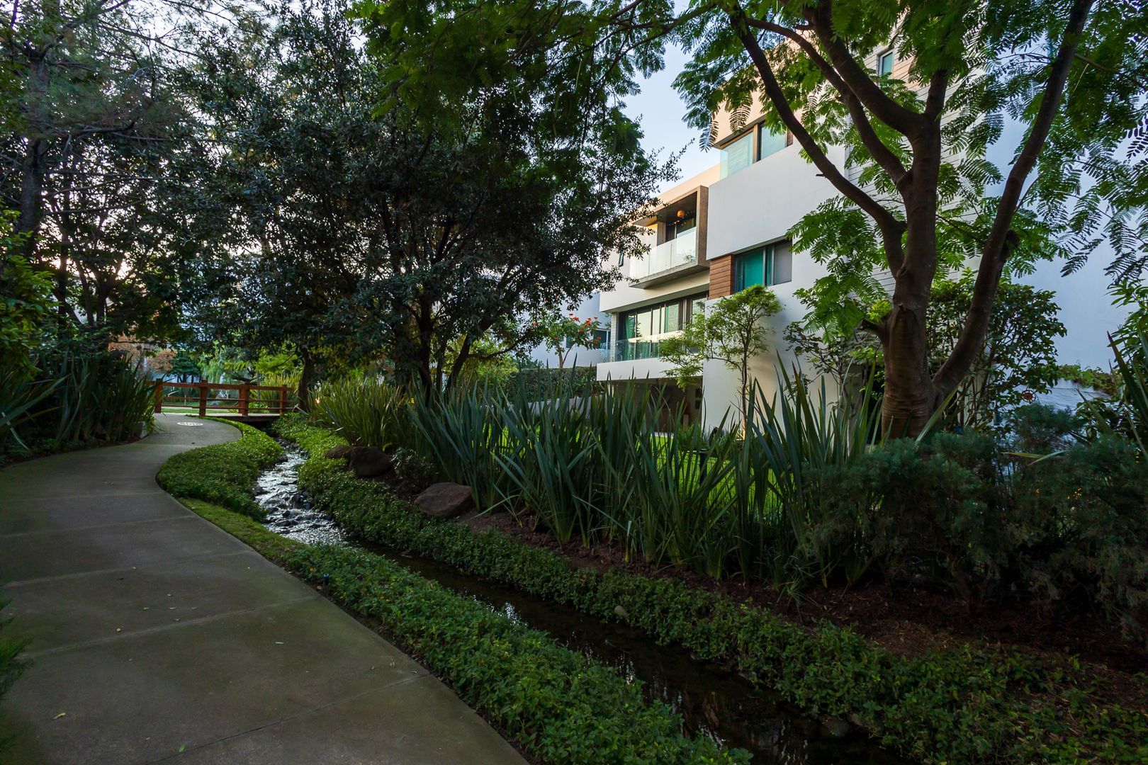 CASA-0025.jpg