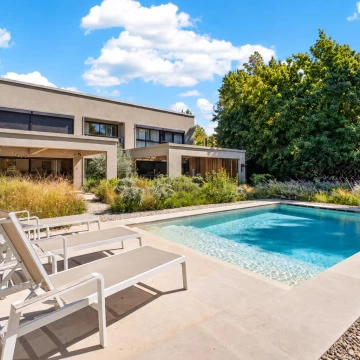 Venta Casa en La Arbolada, Punta del Este, piscina y losa radiante