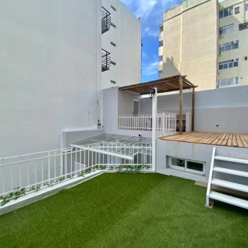 PH RECICLADO 3 AMBIENTES CON TERRAZA EN DECK - SIN EXPENSAS
