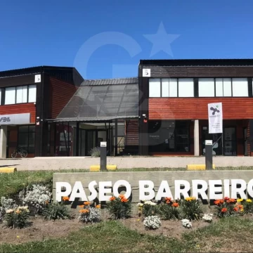 ALQUILER Local comercial 140m2, "PASEO BARREIRO", Tres cerros, Villa la angostura.