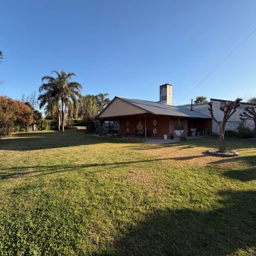 Casa en venta con pileta en Villa Amelia 