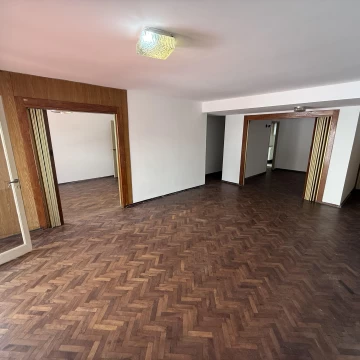 ALQUILER DEPARTAMENTO TRES DORMITORIOS Buenos Aires 900
