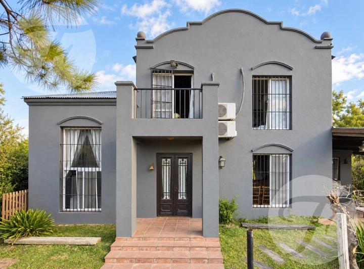 CASA DE CATEGORÍA EN VENTA EN SAN PEDRO | 4 DORMITORIOS, PILETA Y LOTE DE 800 M² | APTO CRÉDITO