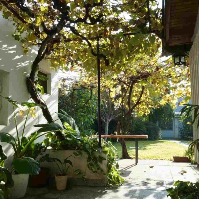 VENTA CASA  5 AMBIENTES, PATIO, PARRILLA Y JARDIN EN EL LIBERTADOR - LOMA HERMOSA - TRES DE FEBRERO
