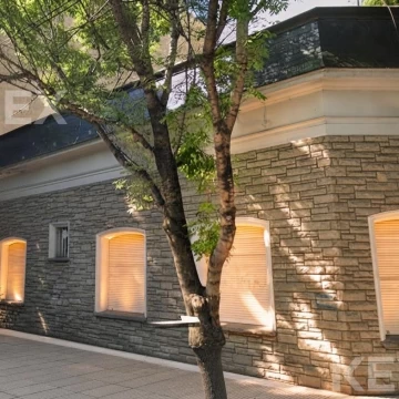 Venta Casa de 4 dormitorios con cochera y terraza - Esquina de Calle 8 y 56, La Plata