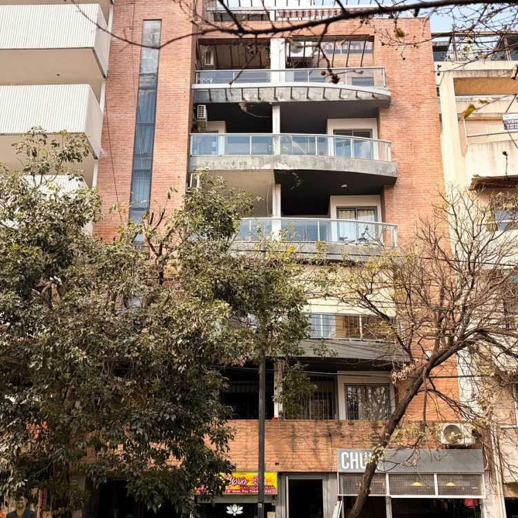 Departamento En Venta 1 Dormitorio con Patio! B° General Paz. Grande!
