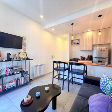 Departamento dos ambientes en venta lujan centro con cochera apto credito sarmiento 663