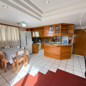 APTO CRÉDITO - Departamento en venta de 2 ambientes con cochera - Villa Ballester Centro