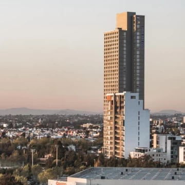 DEPARTAMENTO AMUEBLADO EN RENTA EN TORRE ARTEMA, ZONA ANGELÓPOLIS, PUEBLA.