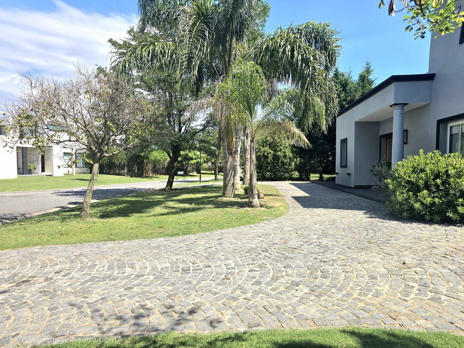 VENTA CASA BARRIO EL CANTON, ESCOBAR, 4 AMBIENTES,SUITE,PILETA, QUINCHO, COCHERAS. - 2
