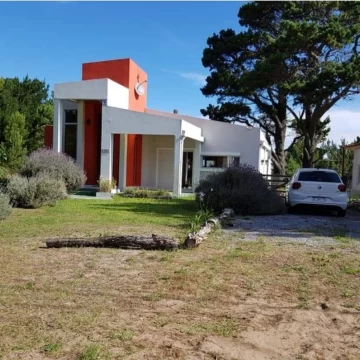 Venta Casa Moderna en Pinar La Lucila Del Mar