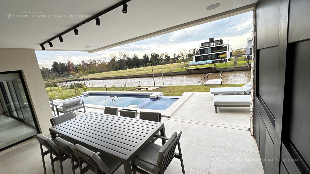 Casa premiun en venta a estrenar con amarra al rio Yacht Nordelta - 4