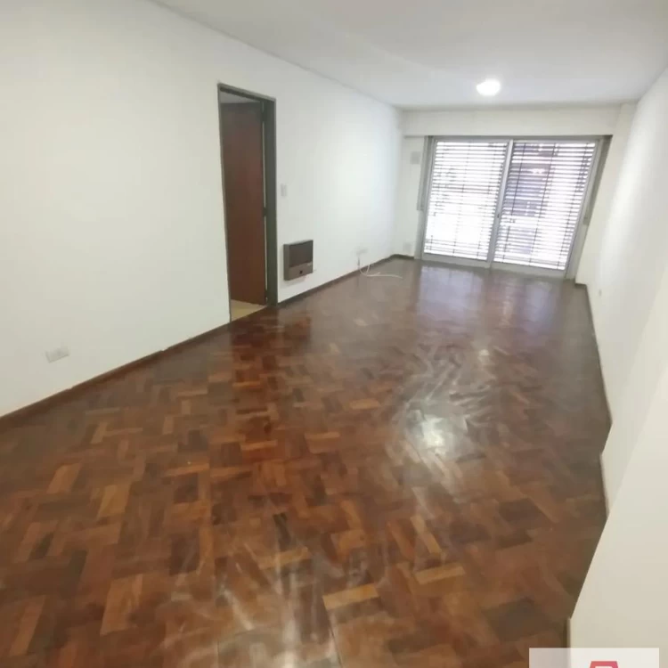 Departamento en alquiler en NUEVA CORDOBA! 3 dormitorios + balcon + dos baños