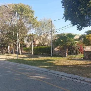 CASA DE 4 DORMITORIOS VISTA FRANCA AL RIO