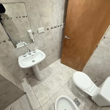 1790627325.jpg