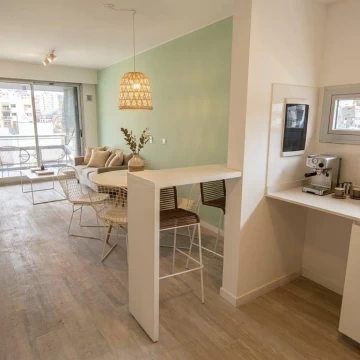 Departamento de 3 ambientes con balcon terraza en Almagro a la venta