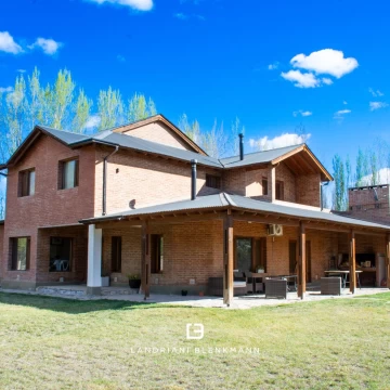 Chacra 5 has en Vista Alegre  con Casa de 350 m2