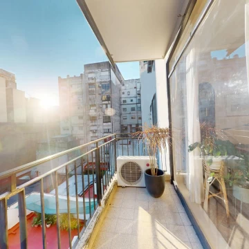 Venta Departamento 3 ambientes c/dep APTO PROFESIONAL balcón y baulera en Caballito