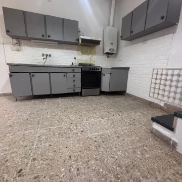 Gran Oportunidad !! Casa de dos pisos muy cerca de la cancha de Central