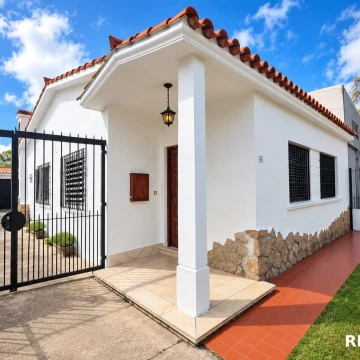 Venta Casa Sayago Terreno 435mts² Casa 92mts²  Barbacoa y galpón techado