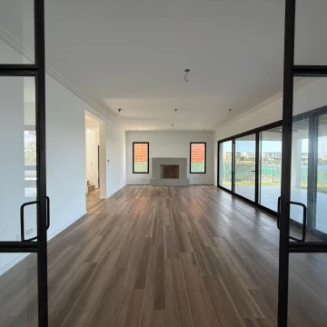 Casa en venta. Barrio Santa Ana. Villanueva. A la laguna