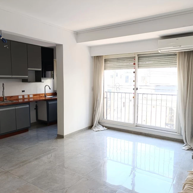 Departamento 2 Ambientes APTO CREDITO Con Patio y Balcón. VENTA-Lomas de Zamora