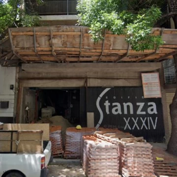 Local en costrucción Al frente vidriado