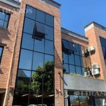 Alquiler de oficina de 77 m2 en San Isidro