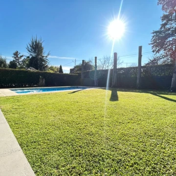Casa en Venta 3 dorm   piscina- Barrio cerrado La Candela Pilar Oportunidad - Apto credito!