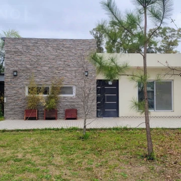 Casa en Barrio Santa Clara, Manzanares, Pilar