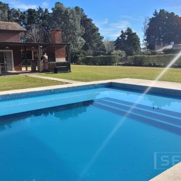 Venta Casa 5 ambientes Amplio Lote con Piscina Barrio Parque Exaltación, Exaltación de la Cruz