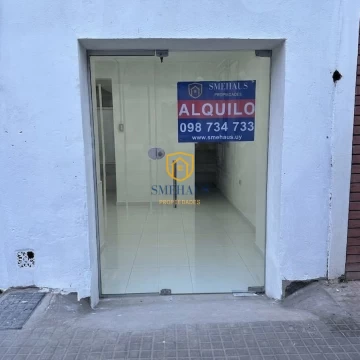 Local Comercial en alquiler en Canelones a 2 cuadras de la plaza