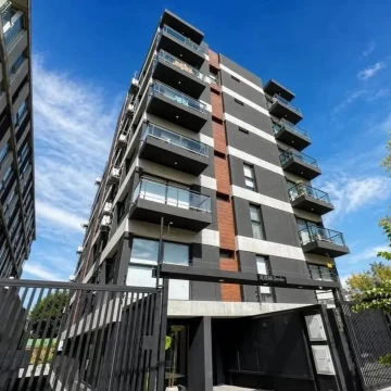 NOTABLE DEPARTAMENTO CON COCHERA EN ITUZAINGO CENTRO
