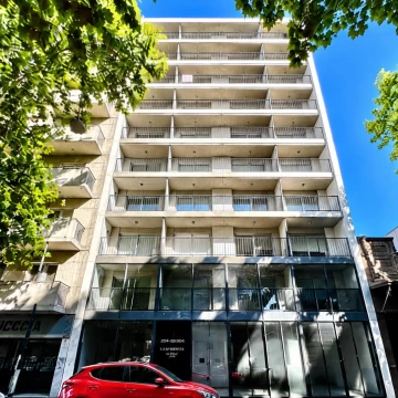 Venta apartamento un dormitorio con terraza y patio en Cordón
