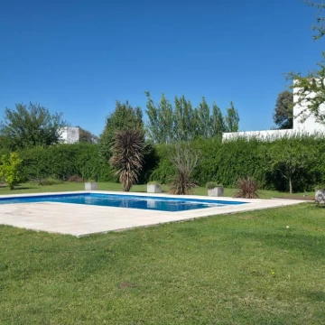 VENTA CASA EN ESTACIÓN DEL CARMEN 4 DOR Y PILETA