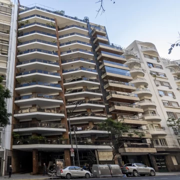 Venta Departamento en  Recoleta 4 ambientes con Balcon aterrazado - Cochera y baulera