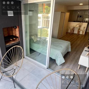 Departamento monoambiente divisible en alquiler AMOBLADO luminoso con balcon 