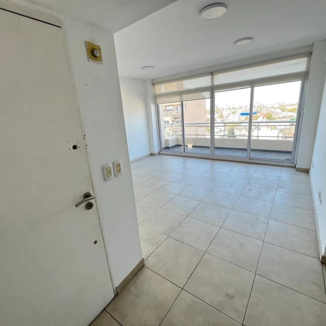 Venta Departamento 3 ambientes en Villa del Parque con balcón y cochera