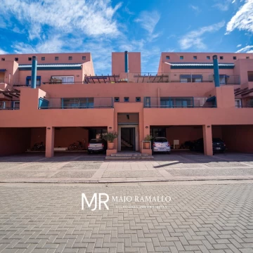 Dpto. 3 dormitorios con cochera propia - APTO CREDITO | La Huertilla- Barrio Jardín