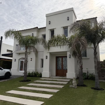 Casa en venta en Los Alisos, Nordelta 3 dormitorios y pileta