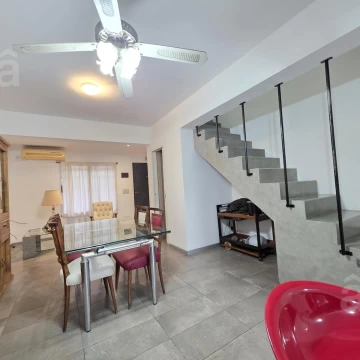Duplex en Venta en Villa Ballester - Tres Ambientes - Cochera - Patio.
