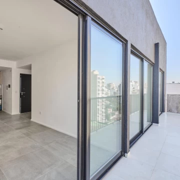Venta Departamento 3 ambientes a estrenar en Caballito Terraza propia con baño Cochera opcional