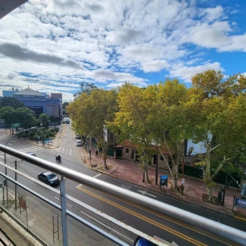 Hermoso y Luminoso 3 Ambientes en Olivos a metros del Rio