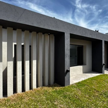 Casa 2 dormitorios refaccionado a nuevo venta Ituzaingó