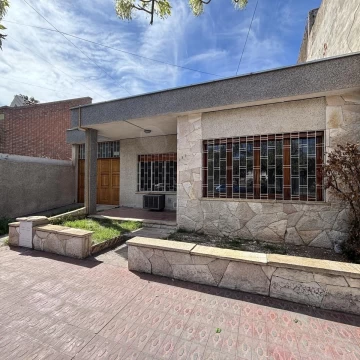 Casa en venta calle Pueyrredon 138