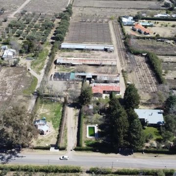 Complejo turístico y salón de eventos en venta.