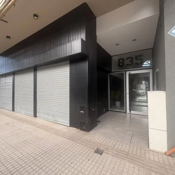 1790864233.jpg