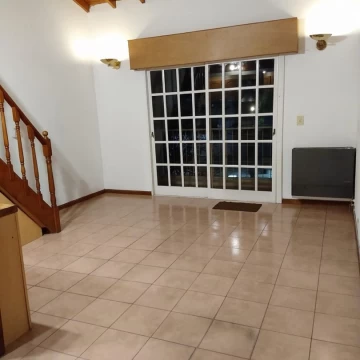 Departamento Alquiler en Av José Uriburu 700